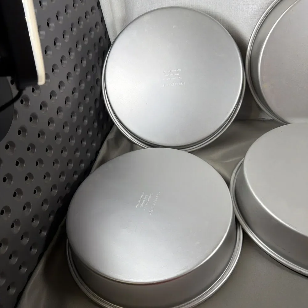 Celebrate It 9 Inch Round Aluminum Cake Baking Pans - Bulk Pack of 6